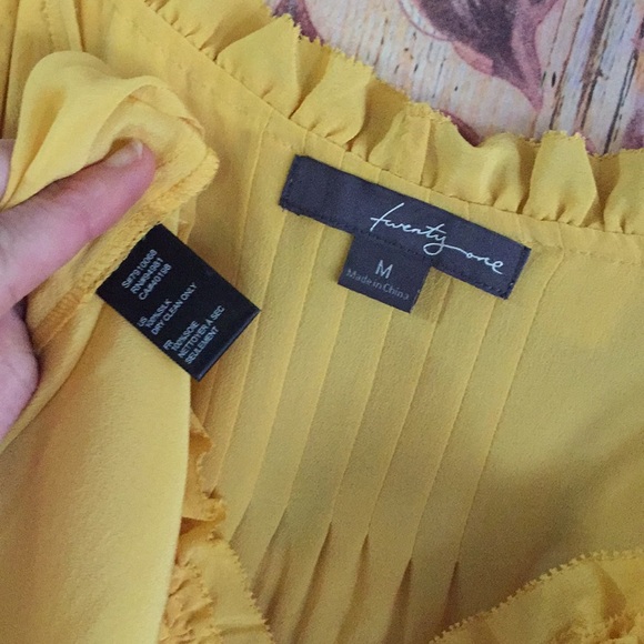 FOREVER 21 💯% SILK YELLOW BUTTON FRONT DRESS M - Picture 7 of 8